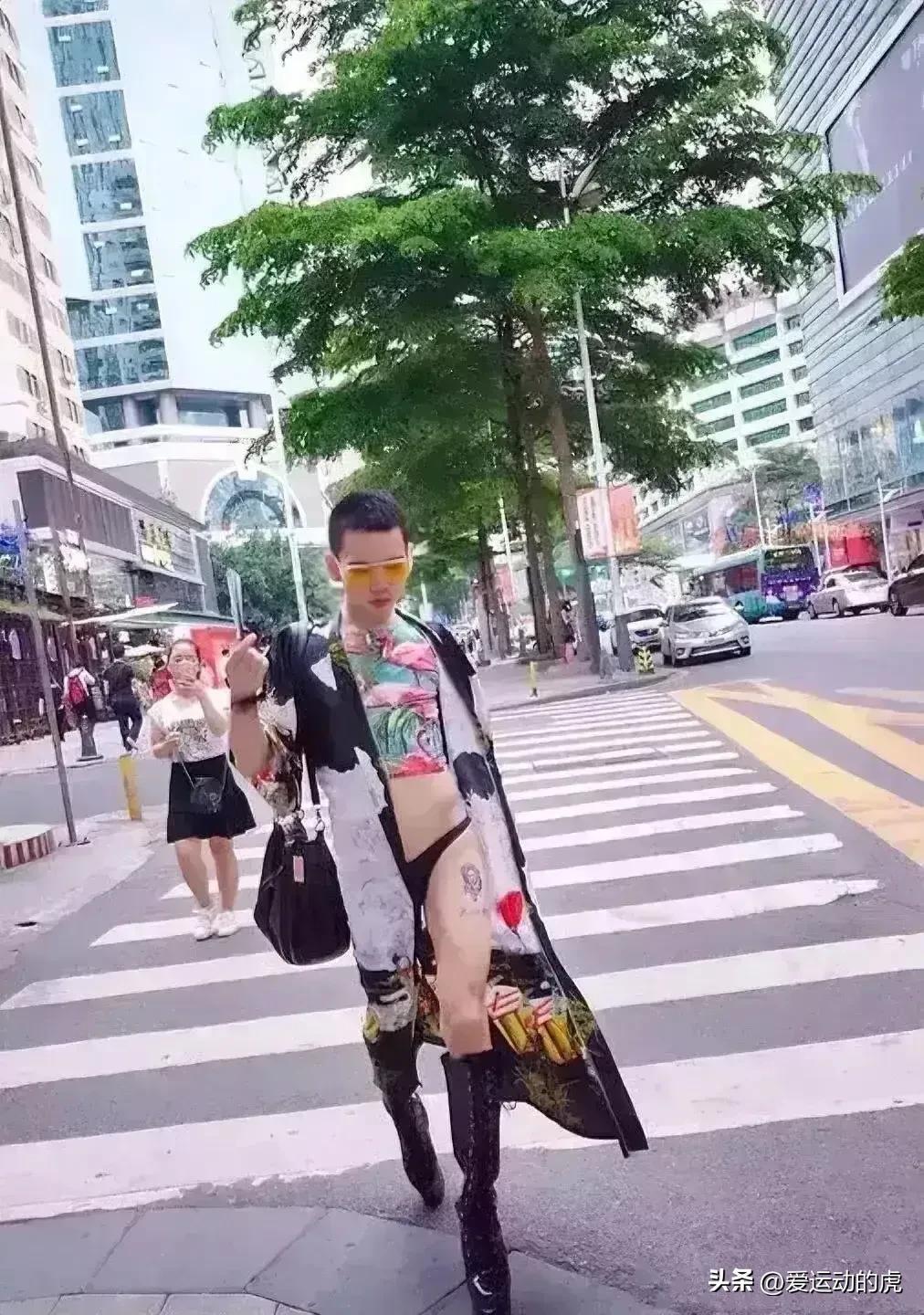 最新街拍露臀短褲，時尚還是爭議的焦點？