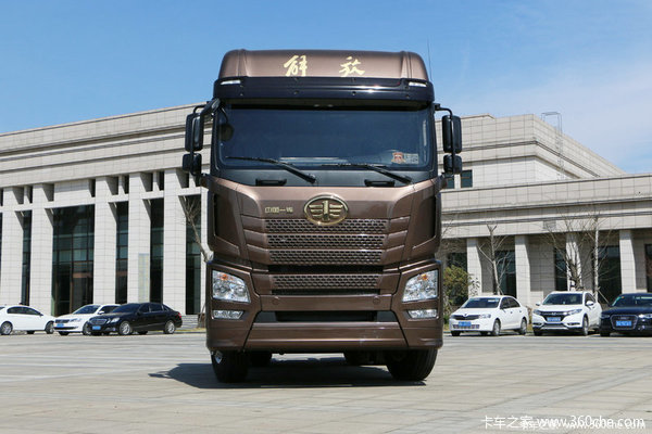 最新款解放JH6牽引車，溫情之旅的得力伙伴